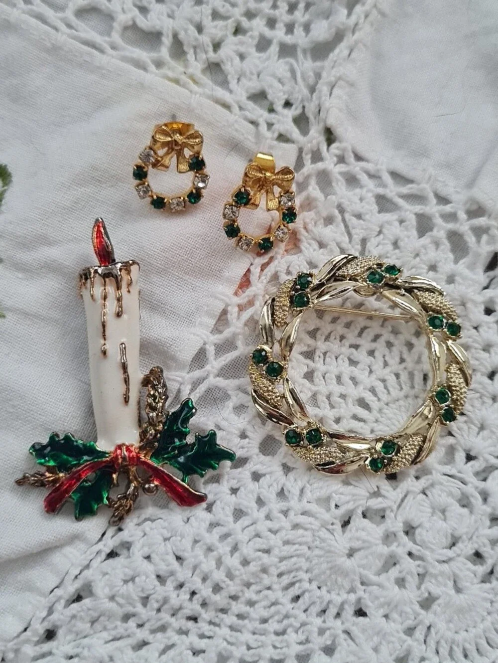 Adorable Christmas Brooch & Earrings Set - Wreath & Candle